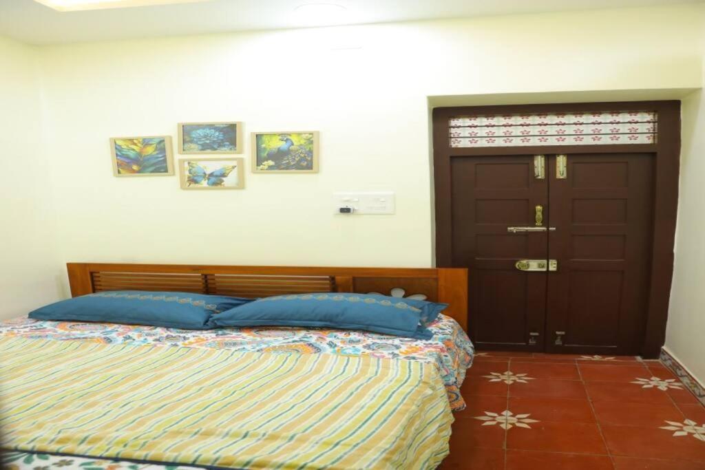 Heritage Home With 2 Bed/2 Bath With Kitchen In A Residential Neighborhood. Maduráj Kültér fotó