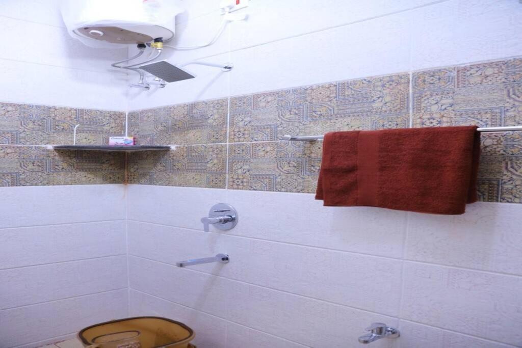 Heritage Home With 2 Bed/2 Bath With Kitchen In A Residential Neighborhood. Maduráj Kültér fotó