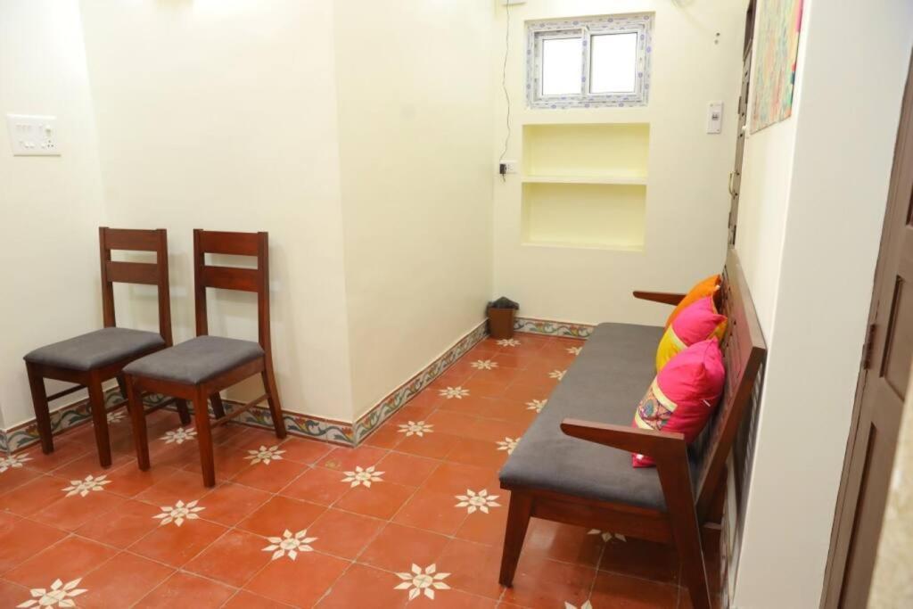 Heritage Home With 2 Bed/2 Bath With Kitchen In A Residential Neighborhood. Maduráj Kültér fotó