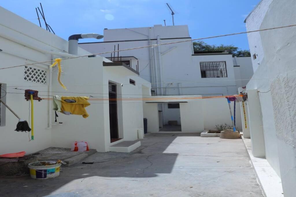 Heritage Home With 2 Bed/2 Bath With Kitchen In A Residential Neighborhood. Maduráj Kültér fotó