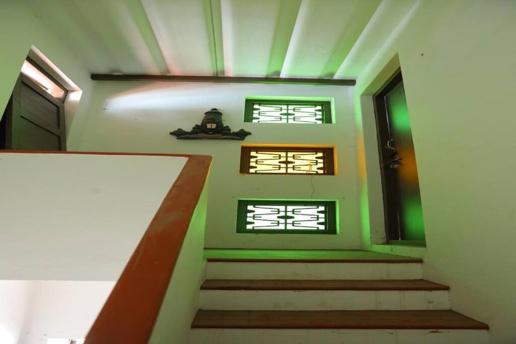Heritage Home With 2 Bed/2 Bath With Kitchen In A Residential Neighborhood. Maduráj Kültér fotó