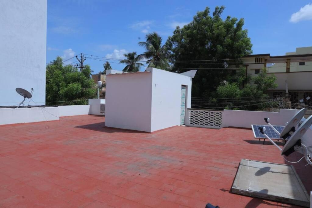 Heritage Home With 2 Bed/2 Bath With Kitchen In A Residential Neighborhood. Maduráj Kültér fotó