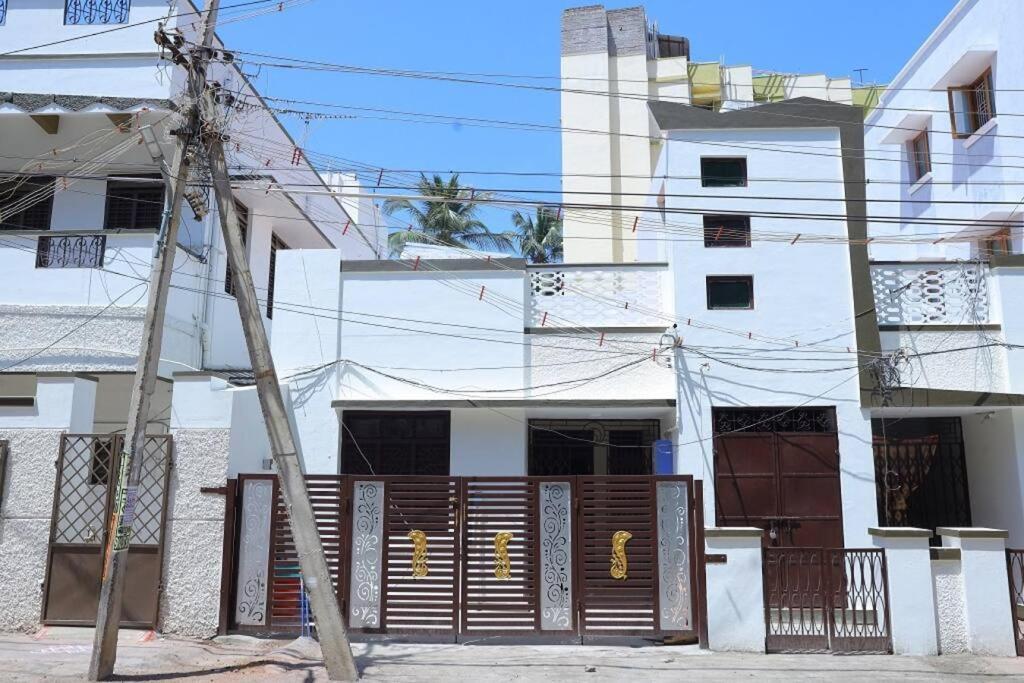 Heritage Home With 2 Bed/2 Bath With Kitchen In A Residential Neighborhood. Maduráj Kültér fotó