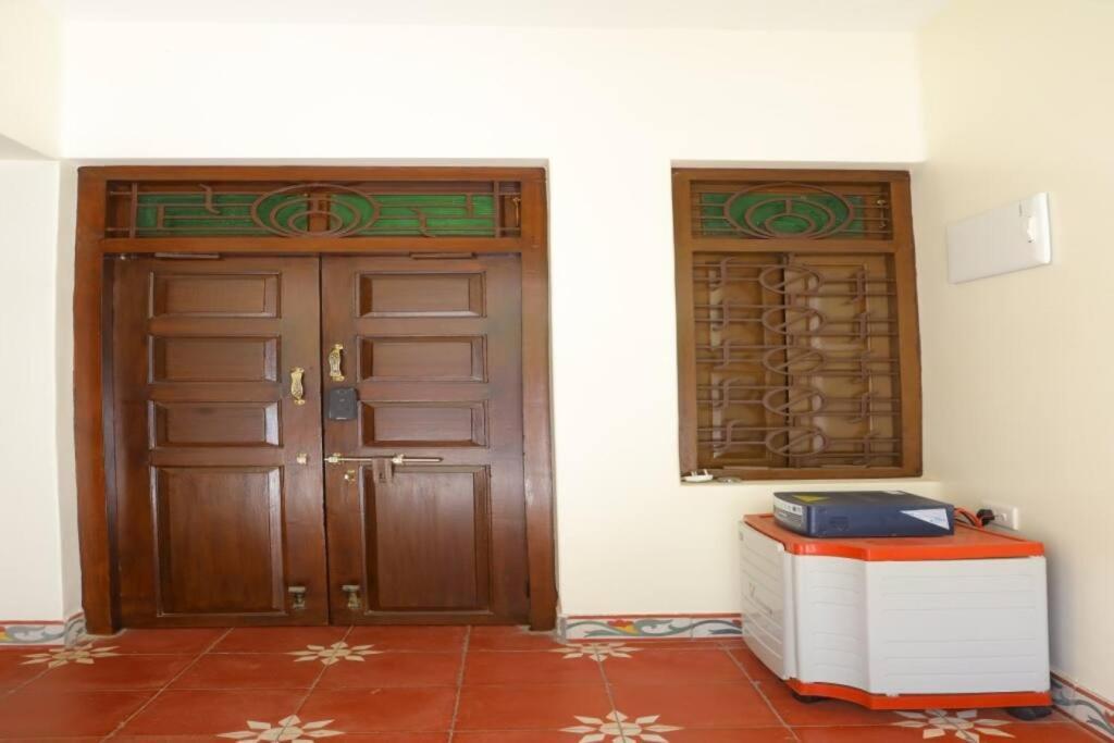 Heritage Home With 2 Bed/2 Bath With Kitchen In A Residential Neighborhood. Maduráj Kültér fotó