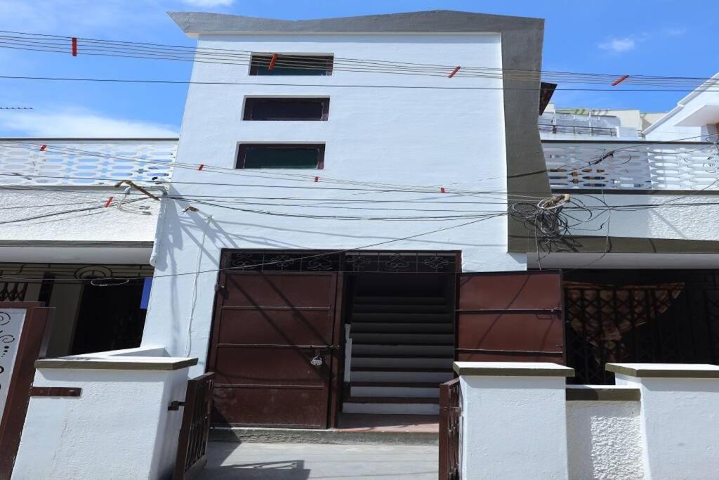 Heritage Home With 2 Bed/2 Bath With Kitchen In A Residential Neighborhood. Maduráj Kültér fotó
