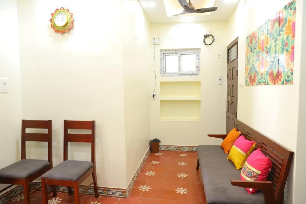 Heritage Home With 2 Bed/2 Bath With Kitchen In A Residential Neighborhood. Maduráj Kültér fotó